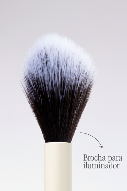 BROCHA DUO ILUMINADOR Y POLVO SUELTO | ATENEA